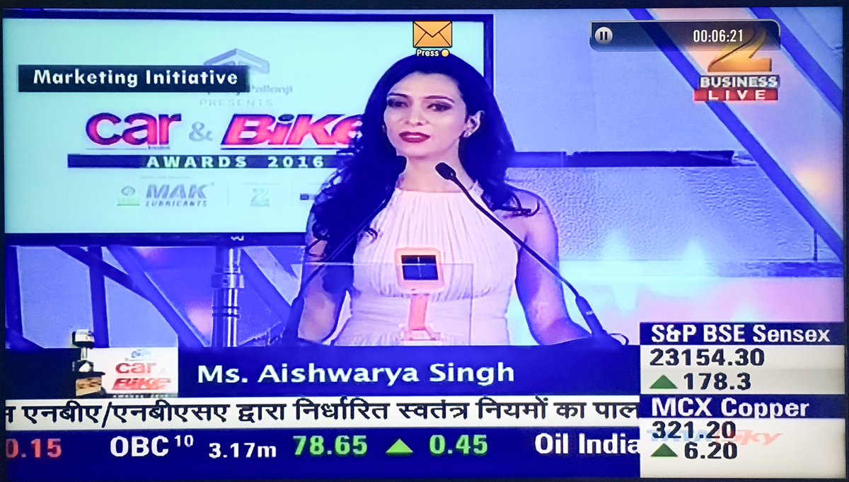 emceeaishwarya's tweet photo. #carandbike #awards #carindia #bikeindia #2016 #nextgenpublishing #zeebusiness #shapoorjipallonji #anchor #emcee https://t.co/tZb0R1xk2X
