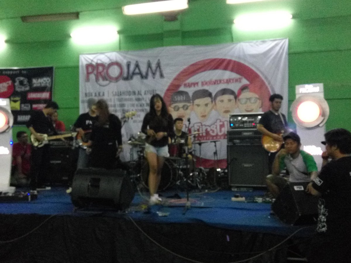 Onstage #TheBlackBrain makin panas