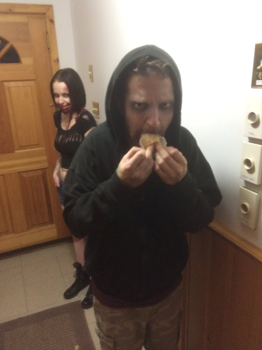 AFilmProducer's tweet photo. #zombies cupcake, on set of Anonymous Zombie #movie https://t.co/DdLZrYcoOf