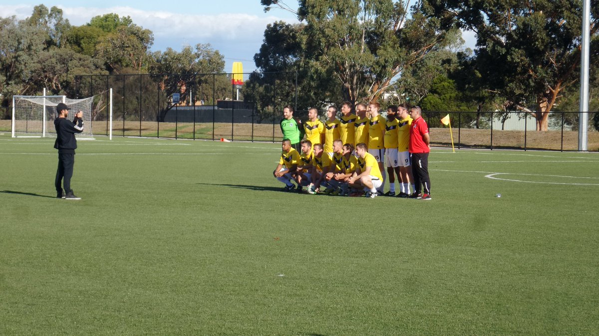 official_lesdog's tweet image. @HNKSplit vs Springvale City at Keilor Park synthetic R1 #FFACup #MagicOfTheCup @FFACup @FFV365
