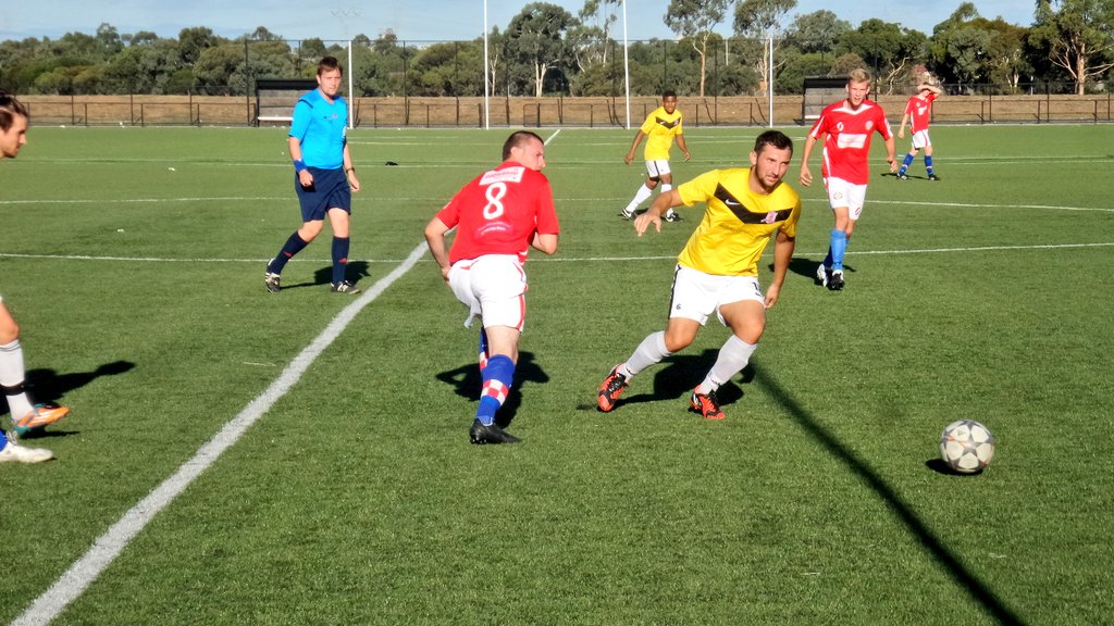 official_lesdog's tweet image. 1st half action at Keilor Park synthetic. @HNKSplit lead Springvale City 2-0 #FFACup #MagicOfTheCup @FFACup @FFV365