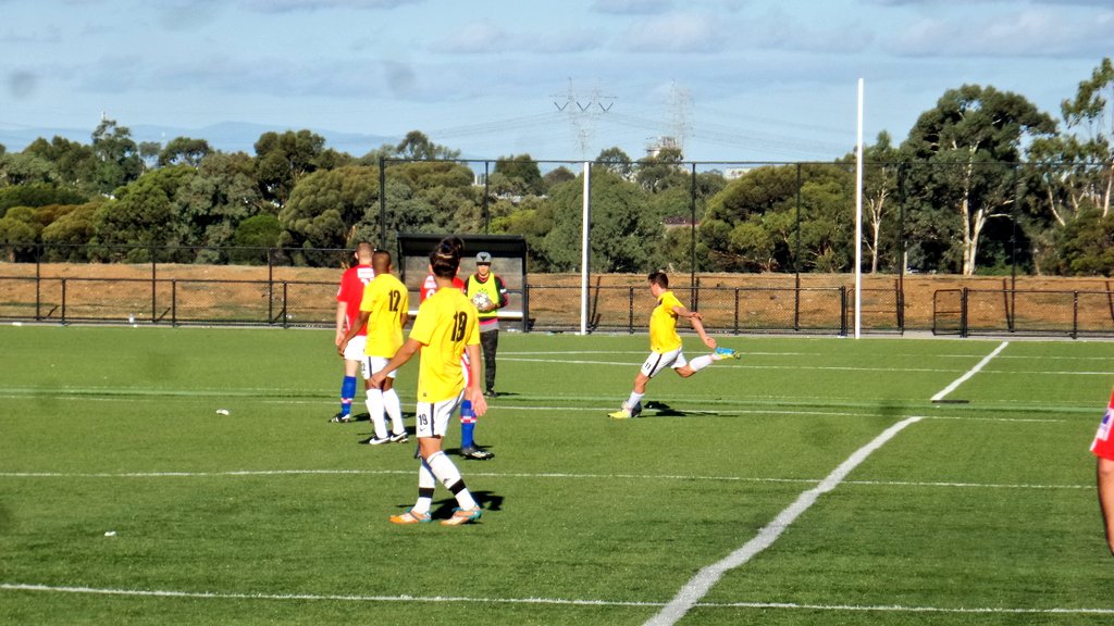 1st half action at Keilor Park synthetic. <a href="/HNKSplit/">HNK Strathmore Split</a> lead Springvale City 2-0 #FFACup #MagicOfTheCup @FFACup @FFV365