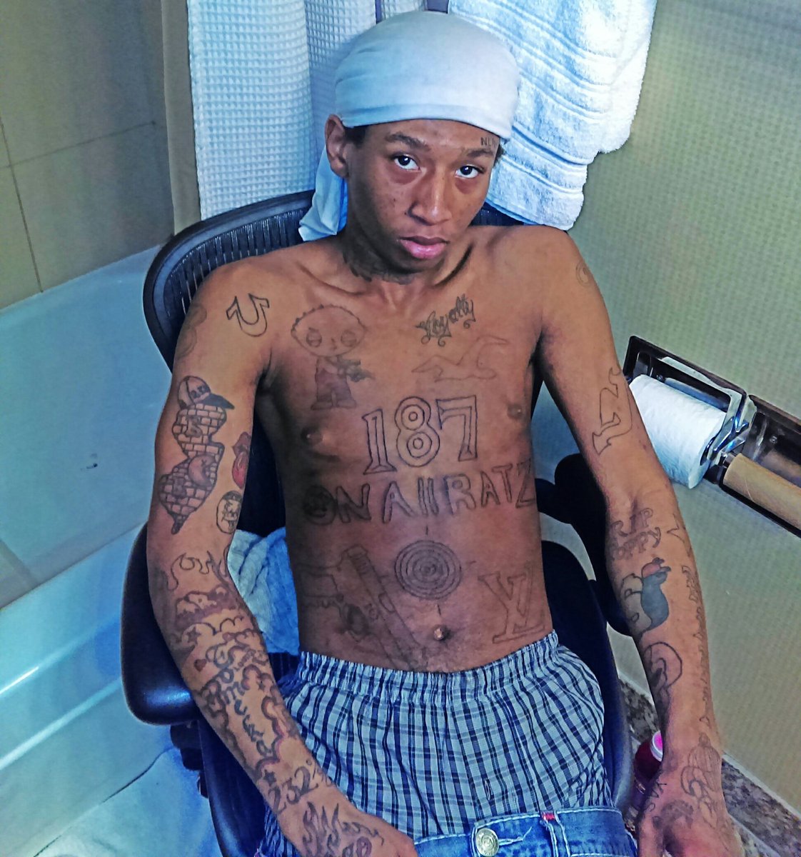 Strap_Brim's tweet photo. Niggas know and Bitches know 💯⛽😈💉🎩 https://t.co/hlPp3uPuIn