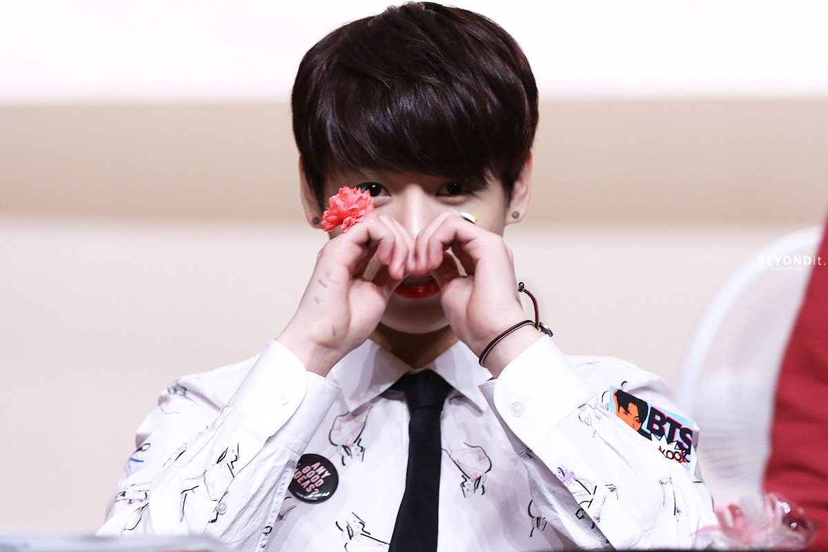 BEYONDIT_0901's tweet photo. 널 보면, 널 생각하면,
#정국 #jk #방탄소년단 
@BTS_twt https://t.co/iHige9BOLt