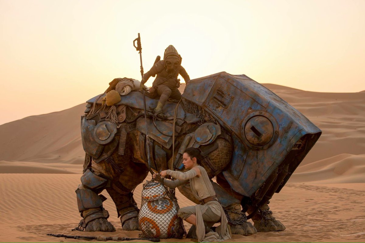 DisneyNewsLA's tweet photo. #StarWars #ElDespertarDeLaFuerza tiene 5 nominaciones para los #Oscar. HOY @TheAcademy devela la incógnita. https://t.co/U2OnSUC4EE