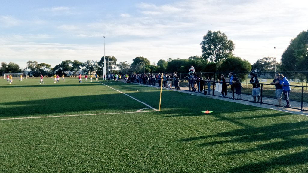 Healthy crowd supporting <a href="/HNKSplit/">HNK Strathmore Split</a> against Springvale City. #FFACup #MagicOfTheCup