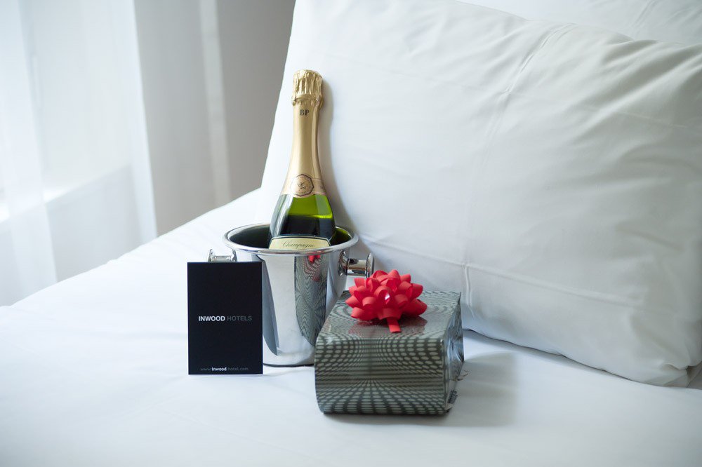 MonnaLisaParis's tweet photo. Lovez-vous au Monna Lisa Paris – Romantic Offers with us at the Monna Lisa Paris https://t.co/xWePySYdt7 https://t.co/bDqX6LAJyJ