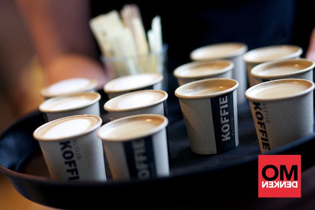 Omdenken's tweet image. Ken jij het concept 'uitgestelde koffie' al? Een hartverwarmend initiatief: omdenken.nl/uitgestelde-ko…