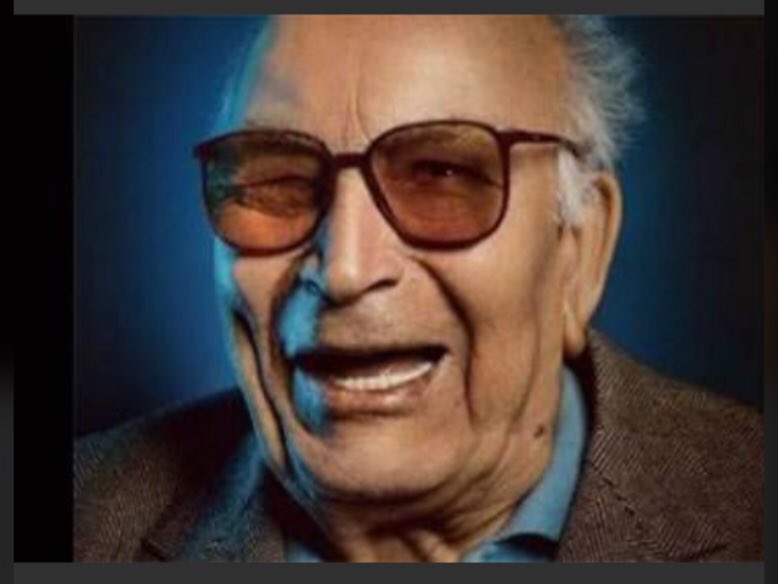 dmtevgar's tweet photo. "İnsan isterse her sabah gün atımıyla yeniden doğabilir,kirlerinden,acılarından,yaralarından arınabilirmiş"Y.Kemal 🙏 https://t.co/twF1EMPkSp