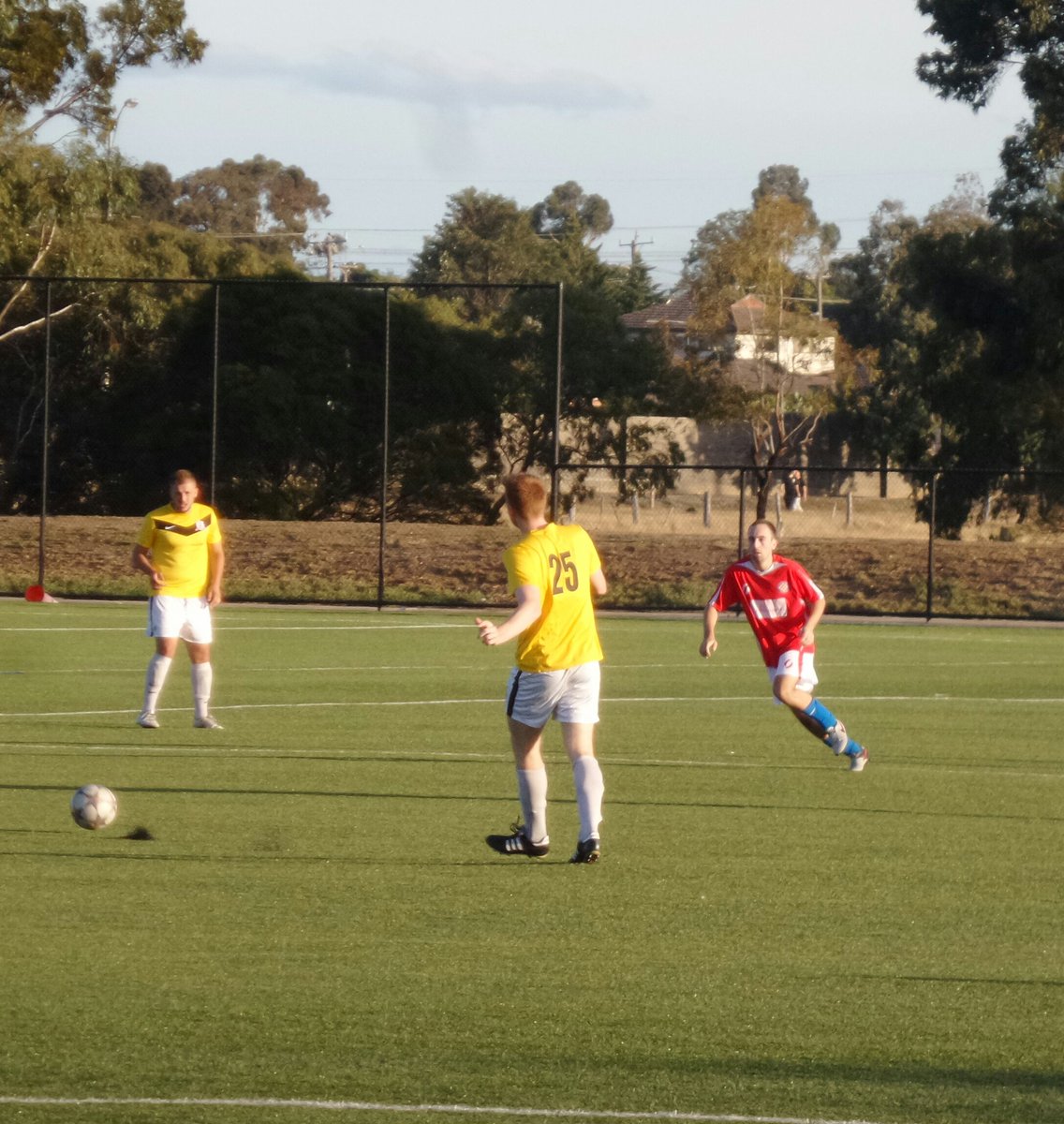 official_lesdog's tweet image. 2nd half at Keilor Park synthetic R1 #FFACup @HNKSplit lead Springvale City 🔴🔴 3-1 after 58' #FFACup #MagicOfTheCup