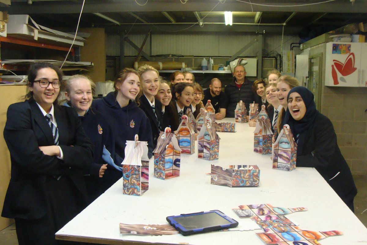 KokoonDisplay's tweet photo. #Workshop to #Inspire #NextGeneration #Designers, #Fabricators and #IdeaGenerators https://t.co/RmwTGLtRnC #WGHS https://t.co/LQvbDVduz2