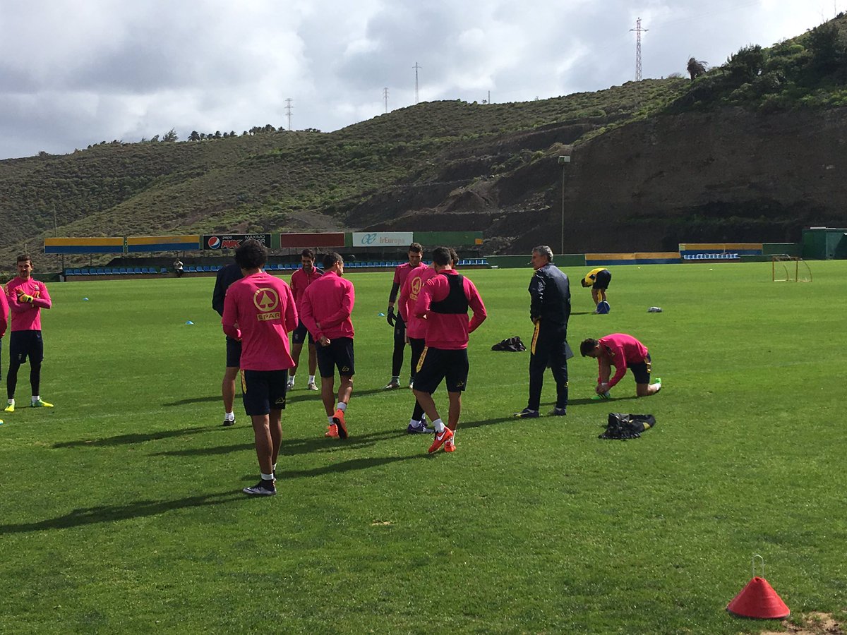 UDLP_Oficial's tweet photo. Comienza el entrenamiento dominical en Barranco Seco con el partido ante el @GetafeCF en el punto de mira. #VamosUD https://t.co/xUjhzMyy1h