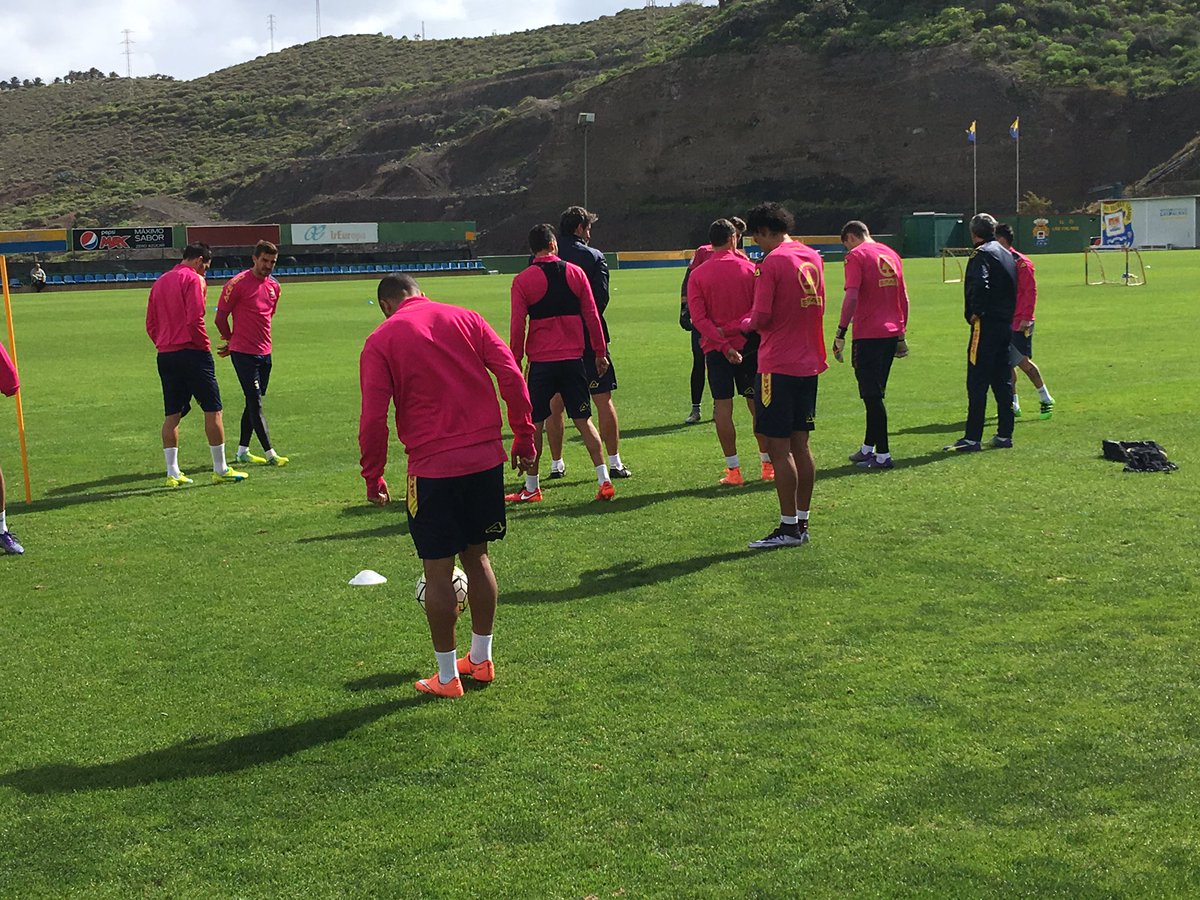 UDLP_Oficial's tweet photo. Comienza el entrenamiento dominical en Barranco Seco con el partido ante el @GetafeCF en el punto de mira. #VamosUD https://t.co/xUjhzMyy1h