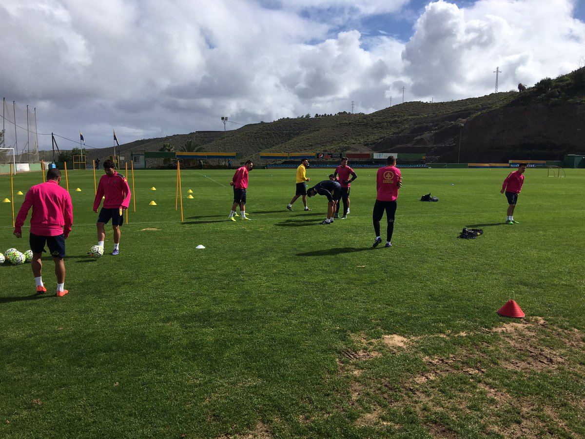 UDLP_Oficial's tweet photo. Comienza el entrenamiento dominical en Barranco Seco con el partido ante el @GetafeCF en el punto de mira. #VamosUD https://t.co/xUjhzMyy1h