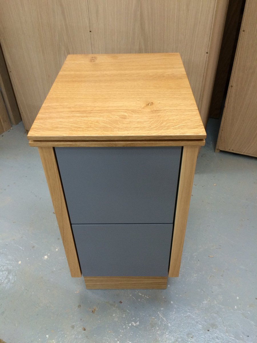 lakeswood's tweet photo. Traditional bedside style with a modern colour twist, just handles to fit #busyweekend #creativityinwood https://t.co/GwbAr3X2J0