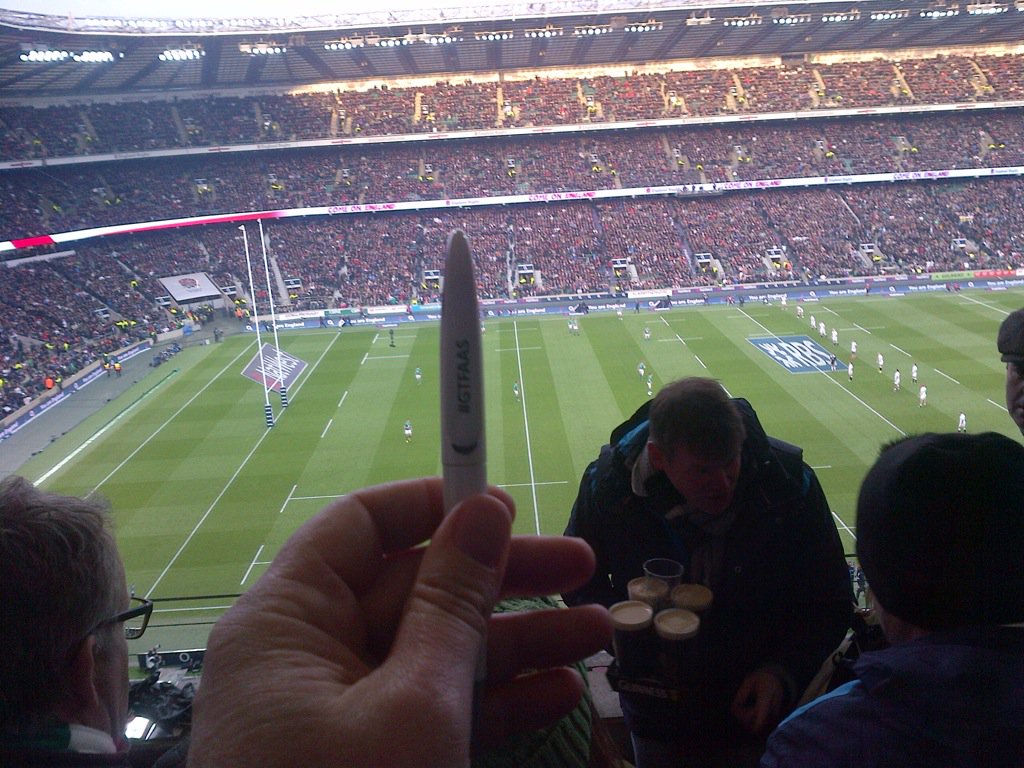 tony_thornbury's tweet photo. The pen was in twickenham yesterday #gtfaaspenontour #braveperformance https://t.co/iuQJEsU7d7