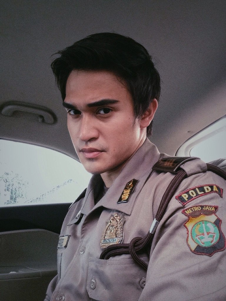 Kesampean juga jadi POLISI walaupun cuma di FTV .. #Cita2gakKesampean 😫 Bdw cocok gak ?! 😜😂🙈✌️