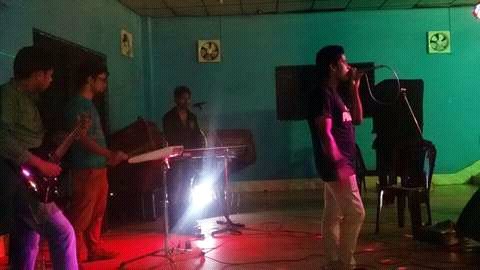 apusinger's tweet image. 