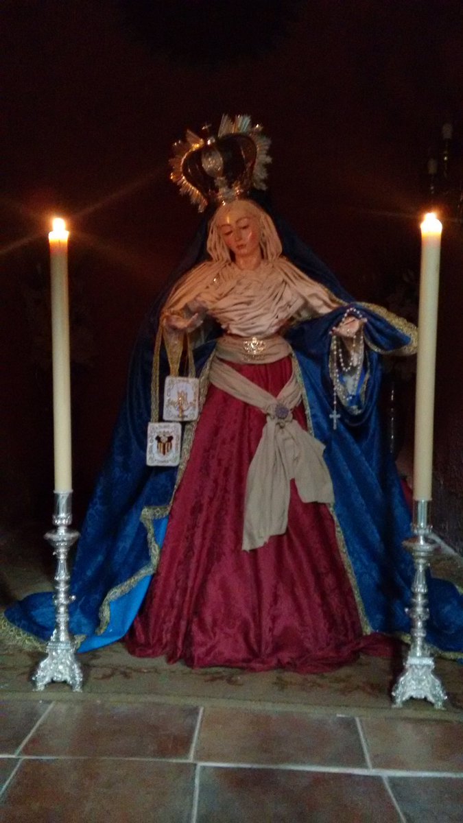 A partir de las 11 el Señor Yacente y su Madre de la Caridad os esperan ...
