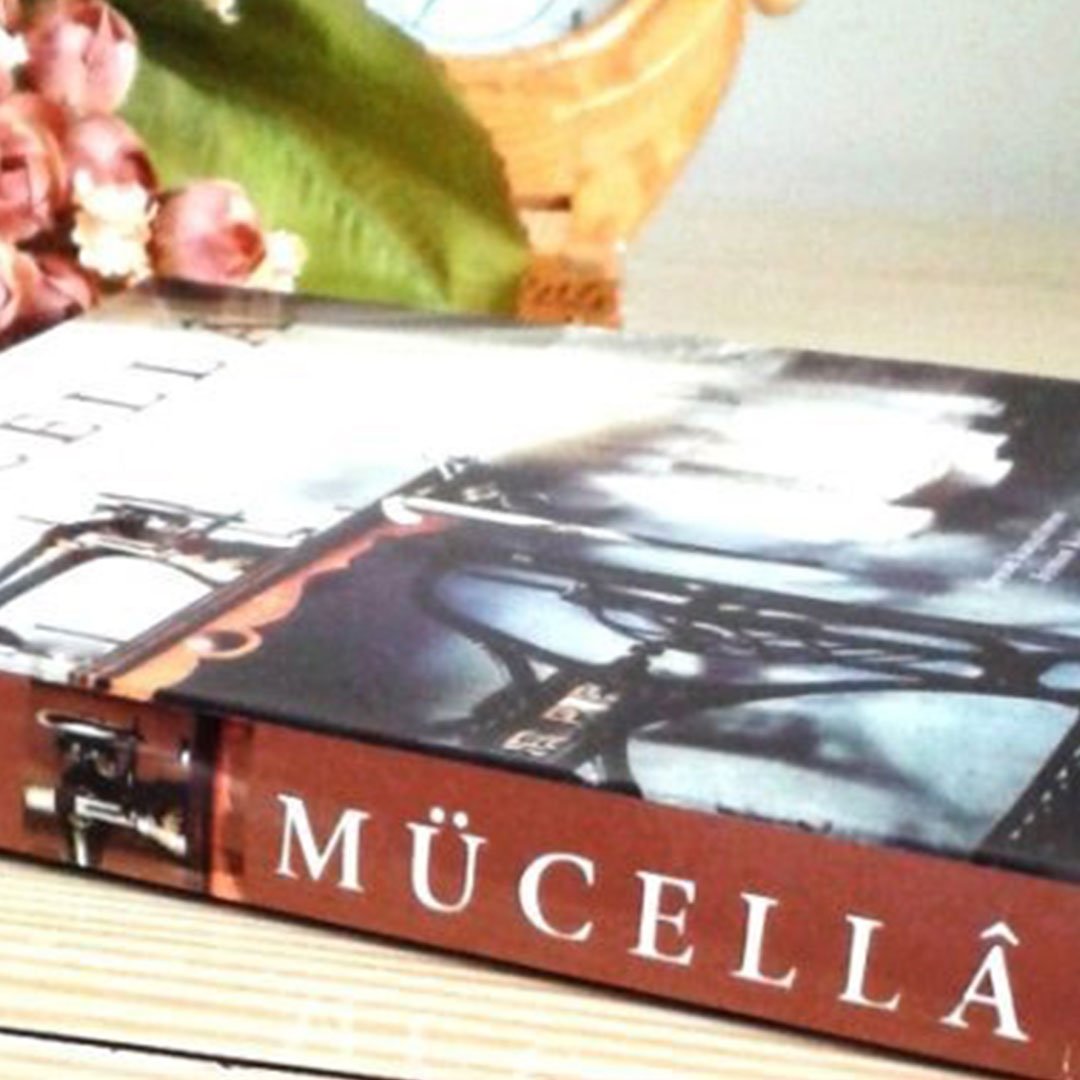 _Mucella_'s tweet photo. ''Meğer aşkın sernamesi teslimiyet, ben sernameyi atlamışım..''

#iyikikitaplarvar #mücella https://t.co/yumsuFclLx
