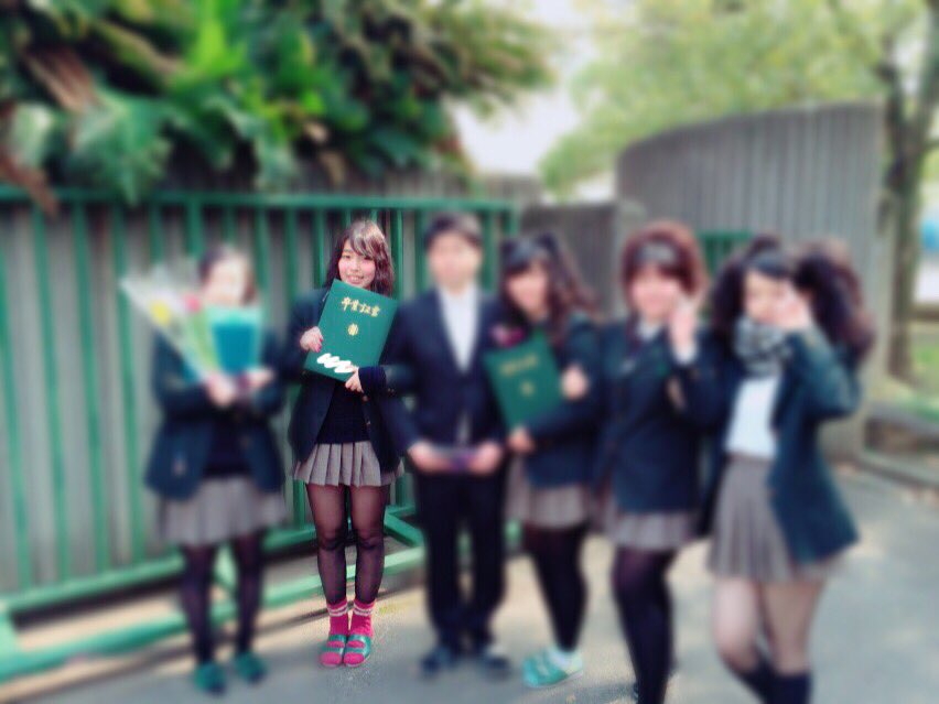 degu_rin's tweet photo. 2月27日でぐりん高校卒業しました☻☻
ほんの3年間やけど凄い濃い3年間☻☻
春から1年フリーター☻☻
1年でやりたい事見つけるぞい☻☻
はい、これ生存確認な☻☻☻☻☻ https://t.co/UCFdYFgu0m