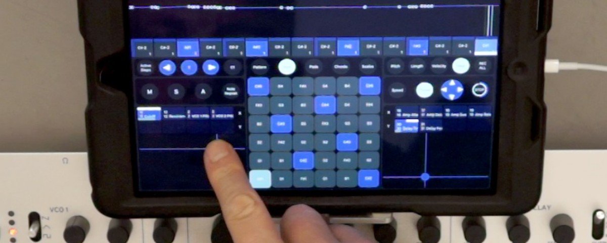 motherboard's tweet photo. Modstep is here to turn your Dusty first-gen iPad into a sick audio workstation: https://t.co/C95RGgTy6x https://t.co/DnV6ZVQUkv