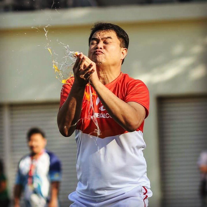 mvp_olympics's tweet photo. Ang game na boss! Congrats po Mr. Ronnie Aperocho ng #TeamMeralco sa pagkapanalo ng ginto sa #MVPOEggToss #MVPO2016 https://t.co/oHjc93zEew