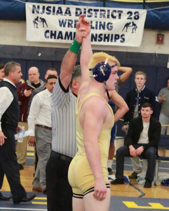 Congratulations Panthers! Four Collingswood Wrestlers moving on to Wrestling... edne.tw/n393376