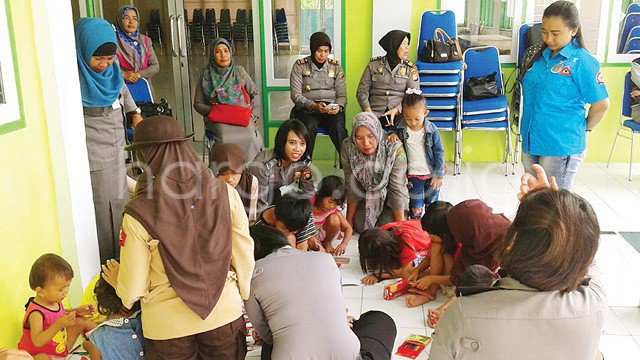 Aktivitas Bocah Pengungsi eks Gafatar Gorontalo di Lokasi Karantina -  hargo.co.id/baca.berita.ak…