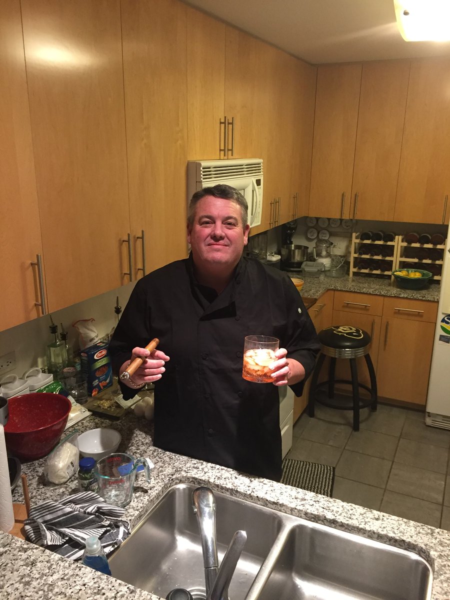 JunarioS's tweet photo. Great #saturdaykitchen night with #friends #Family #mensnighttocook #dantemarshall #RecipeOfTheDay #pasta https://t.co/MKawOVyT13