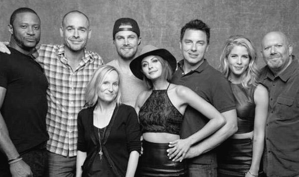 FIRELADYMAl's tweet photo. ✧*:･ﾟ✧･ﾟ Arrow cast appreciation tweet. Retweet if you agree. ✧*:･ﾟ✧･ﾟ https://t.co/N2II7F9LXB