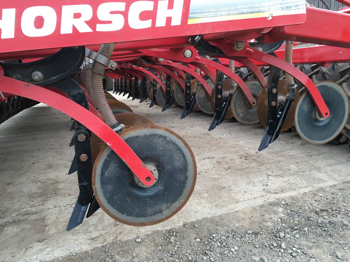 MillHillFarming's tweet photo. @jjmandson coulter conversions fitted to our @HORSCHUK #sprinter #springdrilling #lowdisturbance #springbean https://t.co/29wUshxLbn