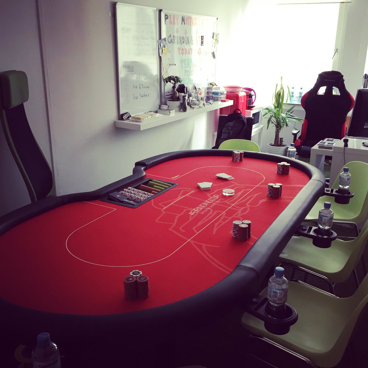 xflixx's tweet photo. Ready to teach 5 ambitious students the secrets of this game today! #sundayseminar #köln #poker #coaching https://t.co/r3l6Wu3kBx