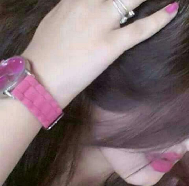في عينيه وطن وغصة شهداء
وحلم لابد أن يتحقق