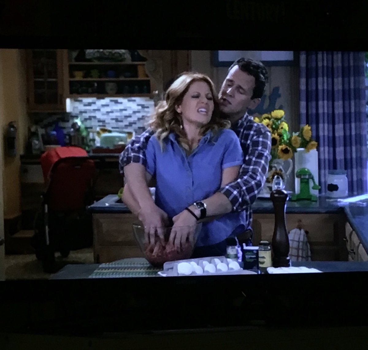 Watching <a href="/candacecbure/">Candace Cameron Bure</a> and <a href="/ScottWeinger/">Scott Weinger</a> recreate the #ghost scene in #FullerHouse has made my year!