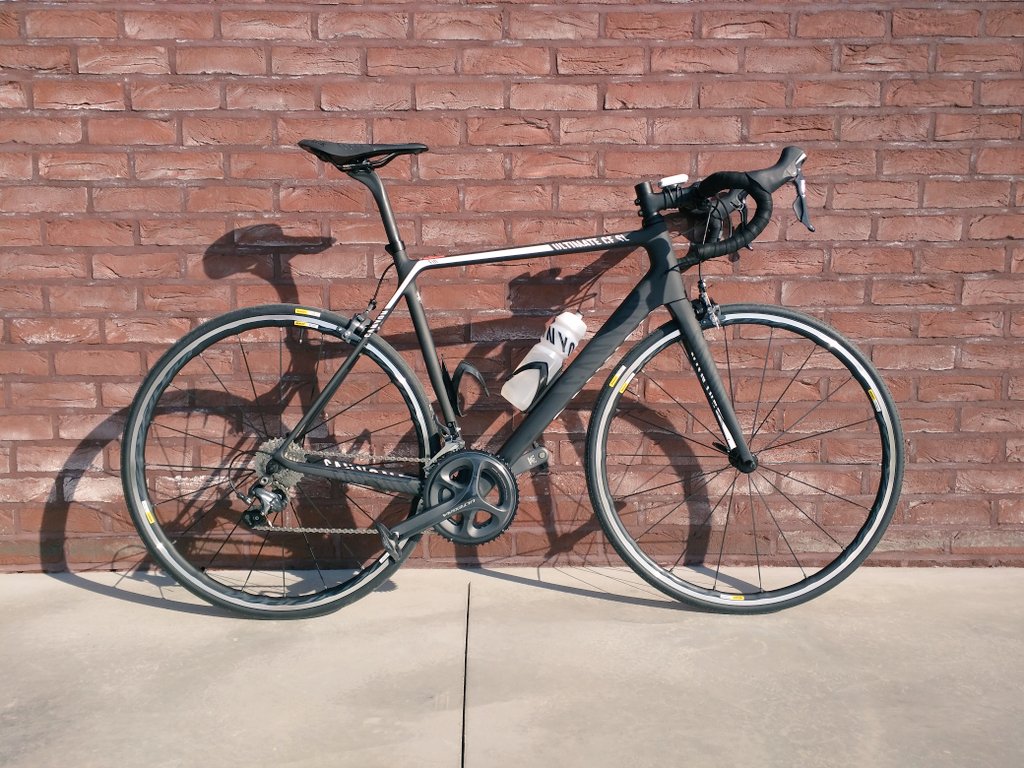 LBosseloo's tweet photo. First ride with my new #mycanyon #ultimate cf sl. Very windy but the bike gave confidence! #NCT @KrisMatthijs https://t.co/XNUfdwGIfW