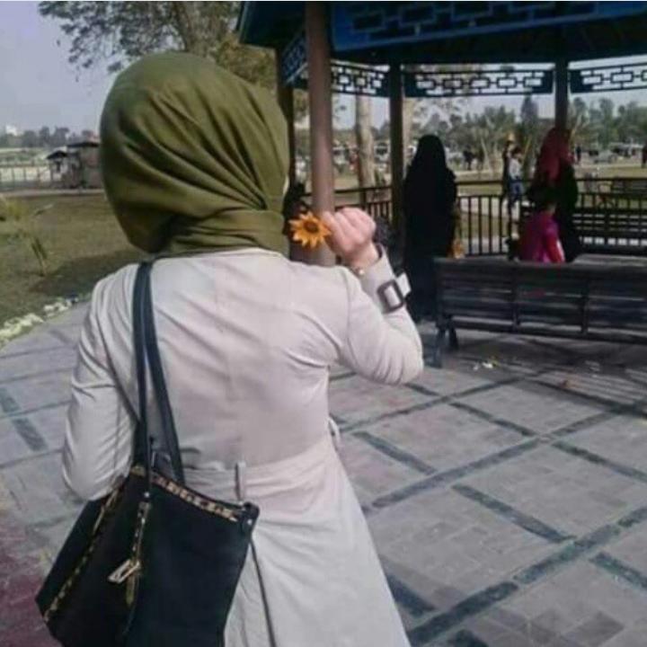 كلشي يصير أسود من يحترك
بل نار كلبي شكد أحترك ماصار
أسود