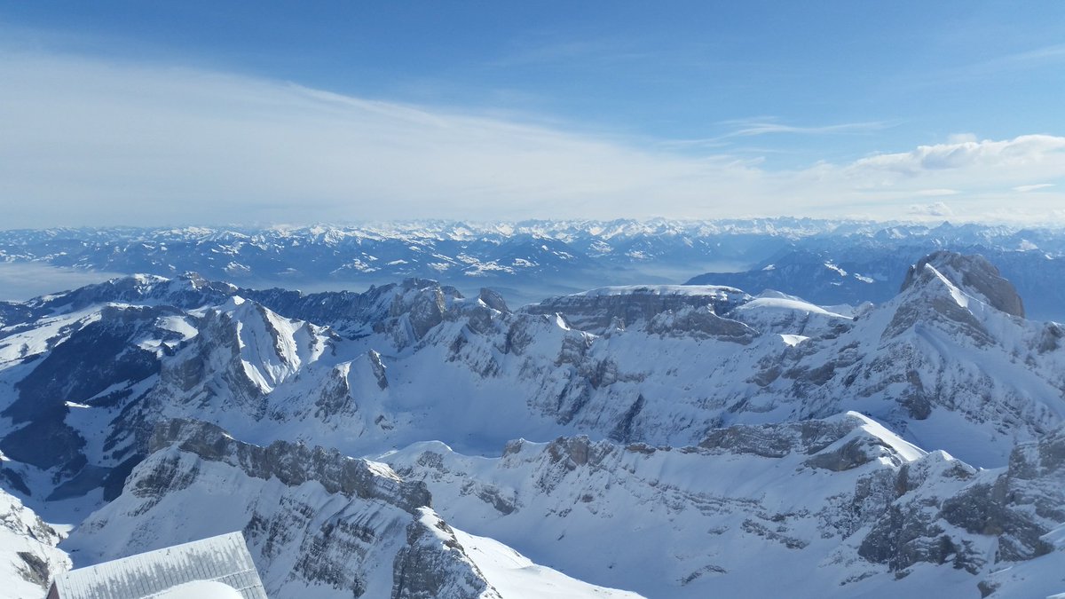 event3xpert's tweet photo. Beautiful swiss mountains with some awesome people 🗻 https://t.co/AjMsElBzpE