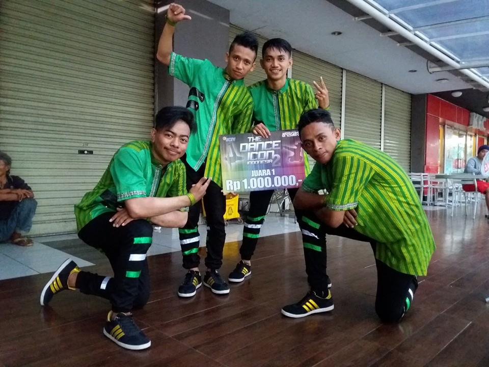 alhamdulillah ... Dukung kami di the dance icon indonesia 2 ......#butonstopcrew #danceicon2 #stoples <a href="/SCTV_/">SCTV</a>