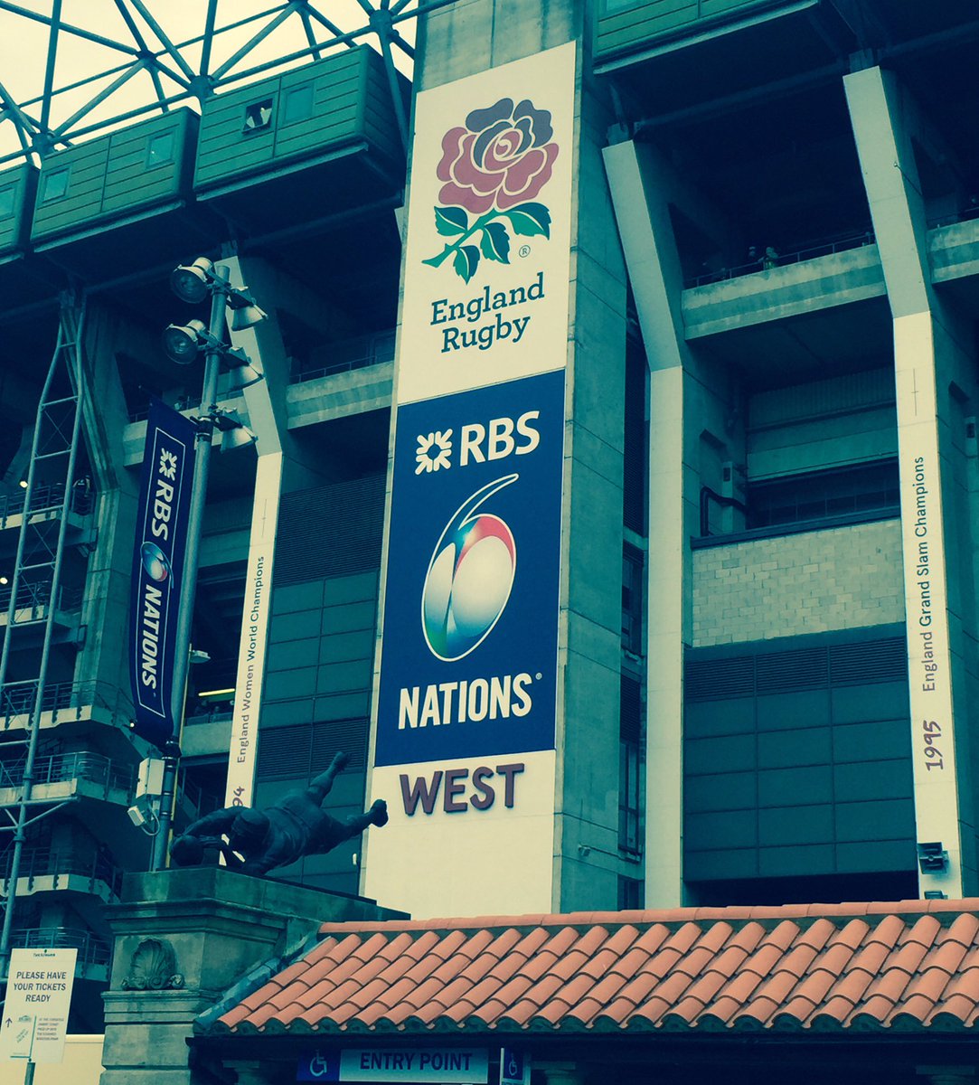 jade_bothwell's tweet photo. RBS Six Nations ...... Weekend antics #rbs #sixnations #rugby #England #winning https://t.co/YGs3BdXTtK