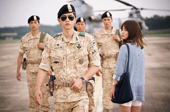 sunflowermag's tweet photo. سریال فوق العاده جذاب و عاشقانه ی نسل خورشید  Descendants of the Sun 2016
همراه با زیرنویس https://t.co/C0JkZxYHh7 https://t.co/W6ti81ONEE