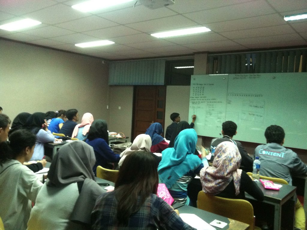 Fordisk_SIPO's tweet photo. Haloo, sipo lagi ngadain responsi Probstat nih https://t.co/kxXImRV8L4