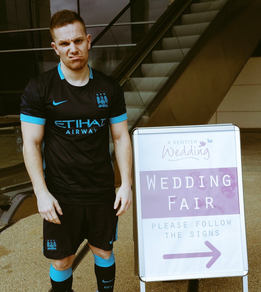AsaMcK's tweet photo. @SoccerAM It's all about the pre-match build up on a day like today π£ #FullKitBanker @CapitalOne_Cup #CityatWembley https://t.co/zkg2NOBNCG