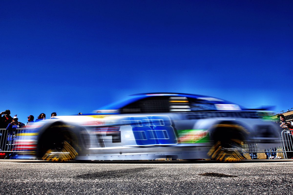NW_Sports's tweet photo. HAPPY RACE DAY! #NW88JR https://t.co/rrAtmBvEoY