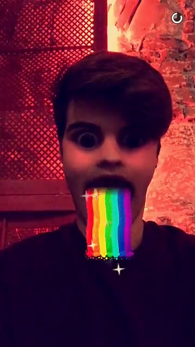 elozhou's tweet photo. Es EL loco que yo quiero mucho🌹 
It's THE crazy person I love so much ! https://t.co/ai1cd8CpNn