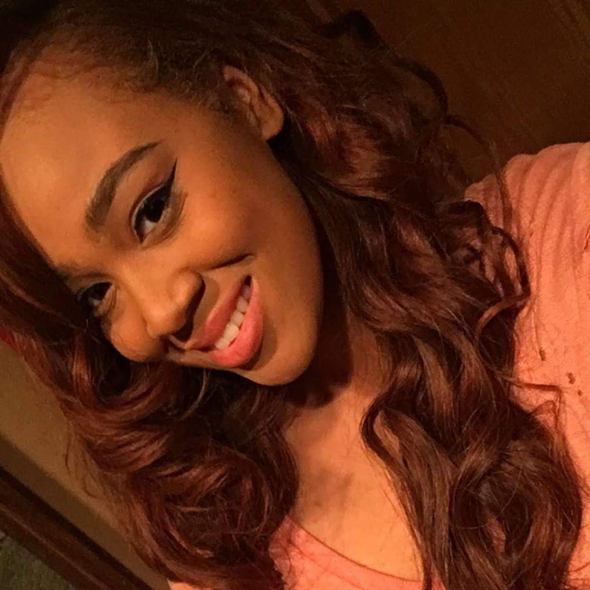 geninewareacts's tweet photo. My beautiful daughter. #kendyll https://t.co/TDVKKmAN0g