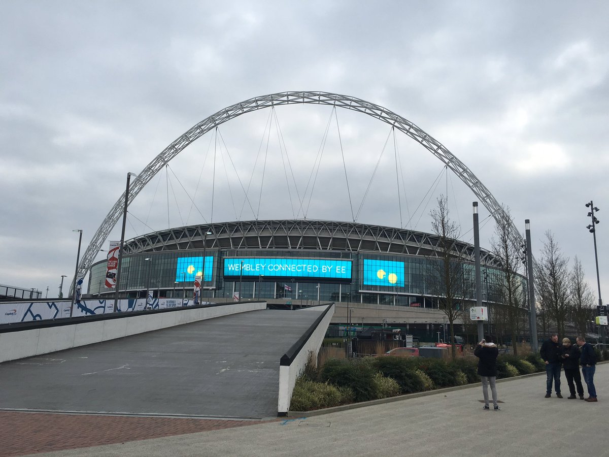 dantown17's tweet photo. At Wembley, hot dog in hand. come on city!!! #prideinbattle https://t.co/285zk47bgq
