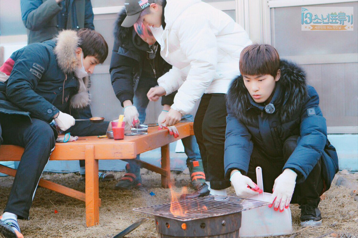 mbcmusic_13boys's tweet photo. 잠시후! 엠비씨뮤직에서 세븐틴의 어느 멋진 날 '13소년표류기' 2회가 재방됩니다! 주말의 마무리를 세봉이들과 함께 하세요^^ 셉나잇🤗 모닝낚시+모닝��고나&amp;커피하는 멤버들의 모습은 보너스💕 https://t.co/jYJc0rJTRA