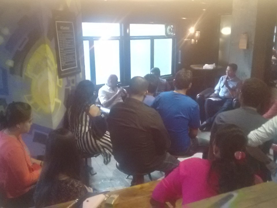 rootswithin's tweet photo. We would like to thank @SocialOffline for arranging a cozy setup for the 3rd edition of #ROOTSatSocial by @explara! https://t.co/hwKD79kofi