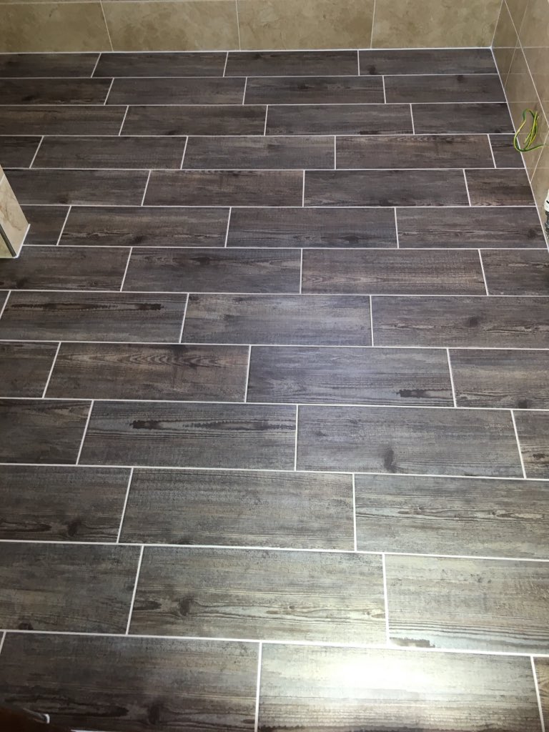 dmuttentiling's tweet image. Two bathrooms completed with the same tiles from @ToppsTilesTrade with materials from @BALtiling #tiling #tiles